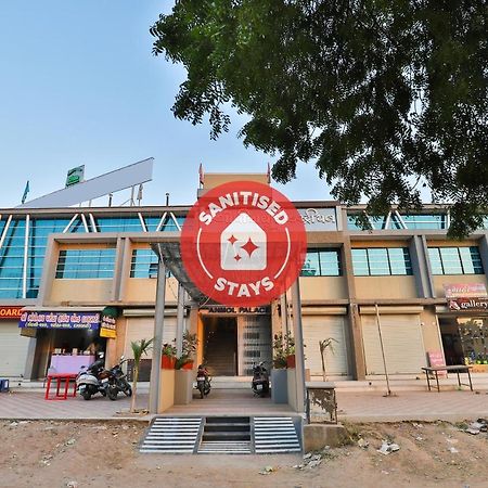 Oyo 23289 Hotel Anmol Palace Ahmedabad Exterior photo