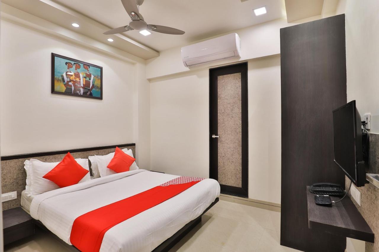 Oyo 23289 Hotel Anmol Palace Ahmedabad Exterior photo