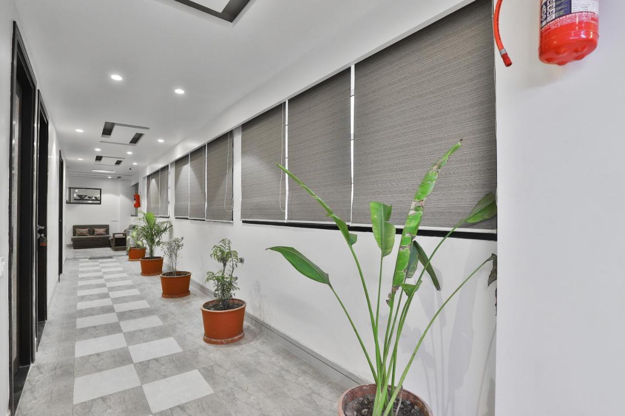 Oyo 23289 Hotel Anmol Palace Ahmedabad Exterior photo