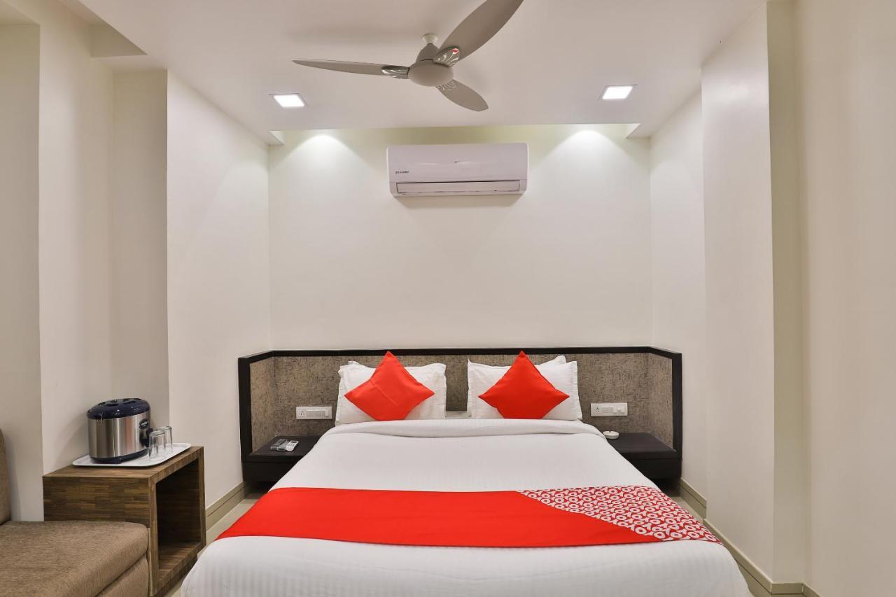 Oyo 23289 Hotel Anmol Palace Ahmedabad Exterior photo